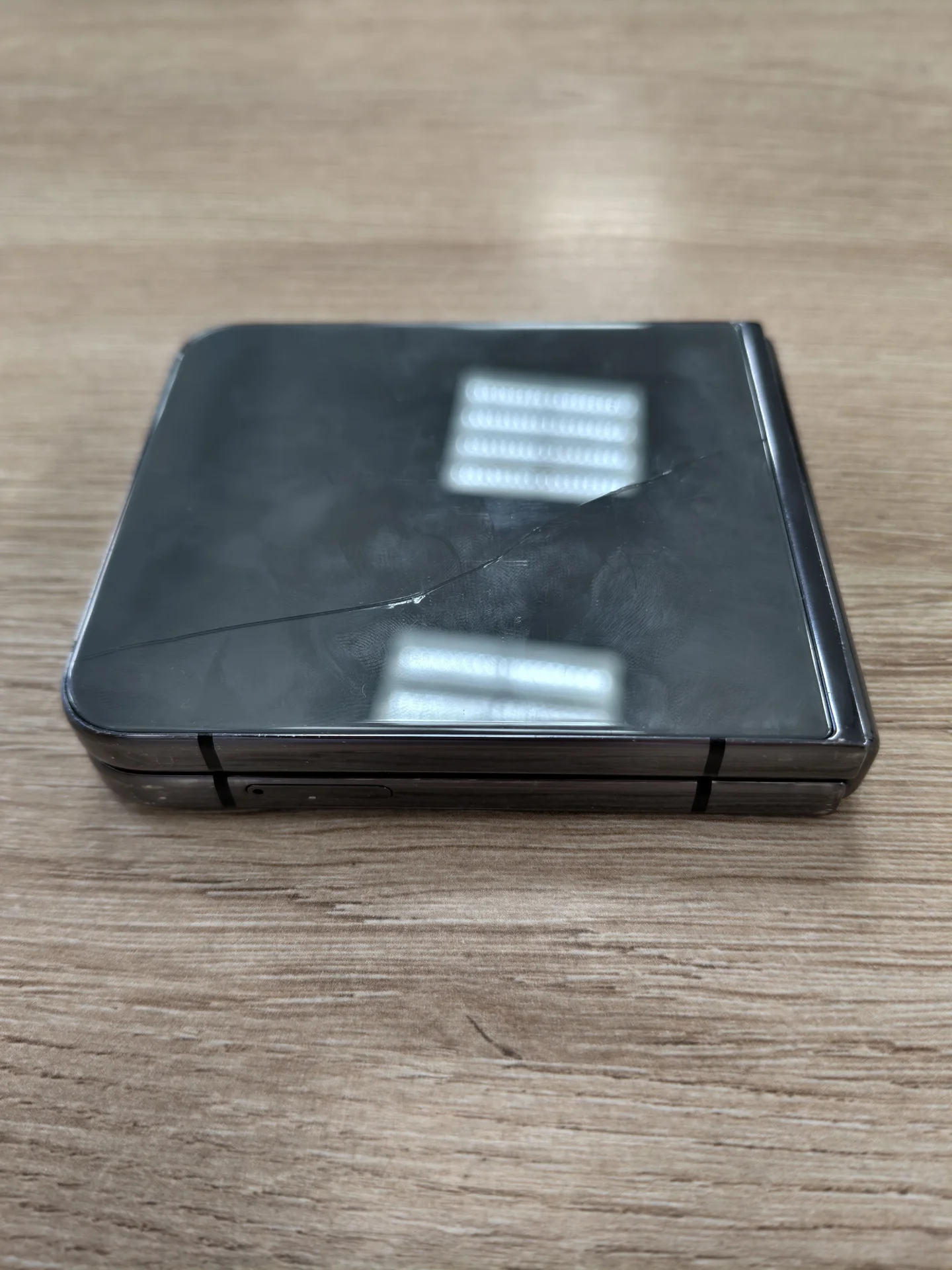 Samsung z flip 5 - миниатюра 3
