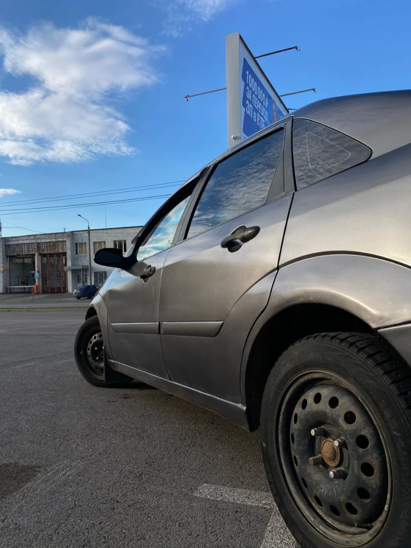 Ford Focus 1 2001 год 2.0 MT - миниатюра 4