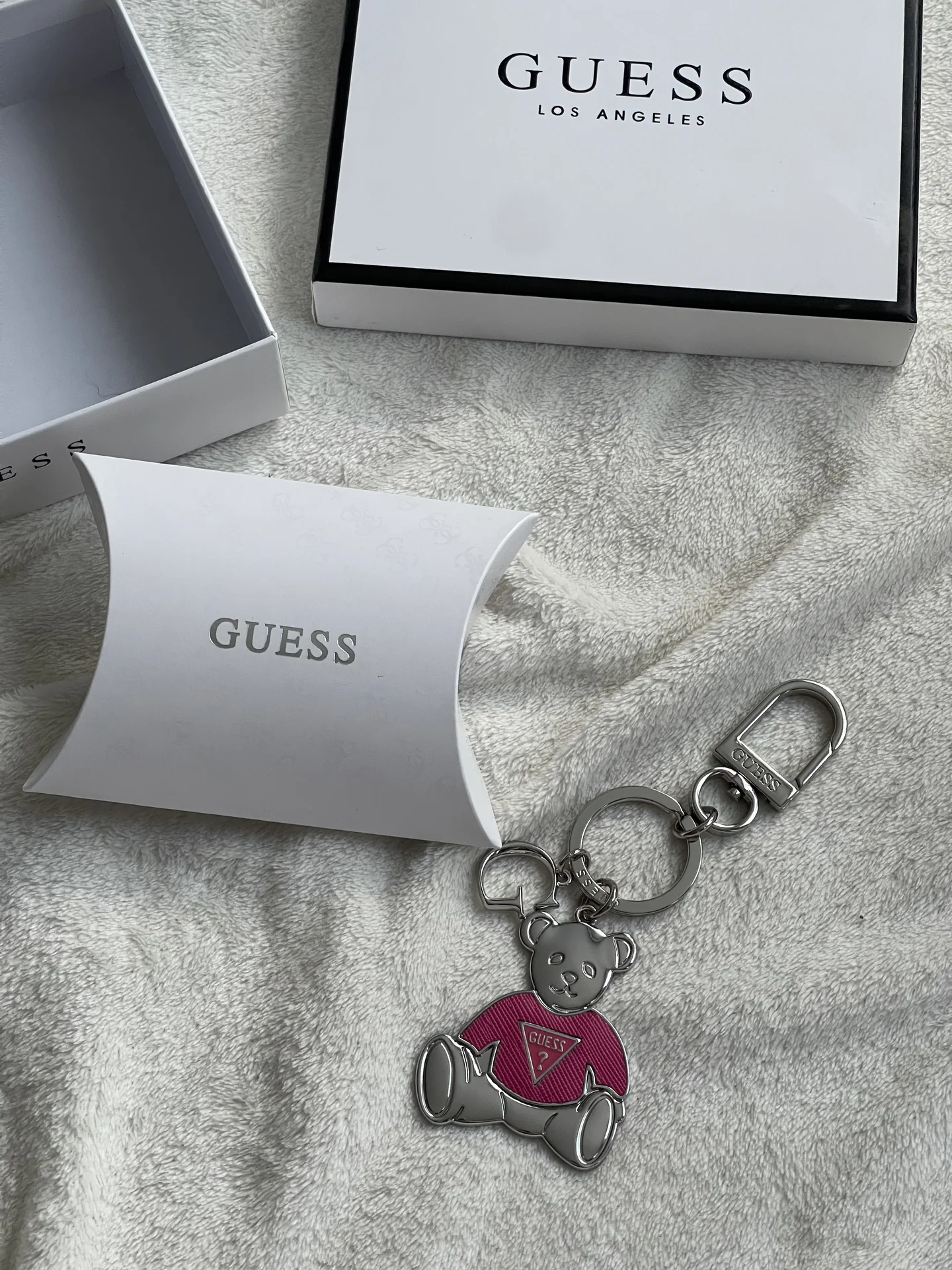 подвес брелок на сумку Guess - миниатюра 2
