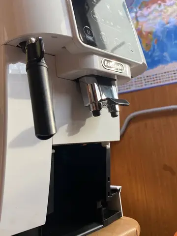 Кофемашина «DeLonghi»
