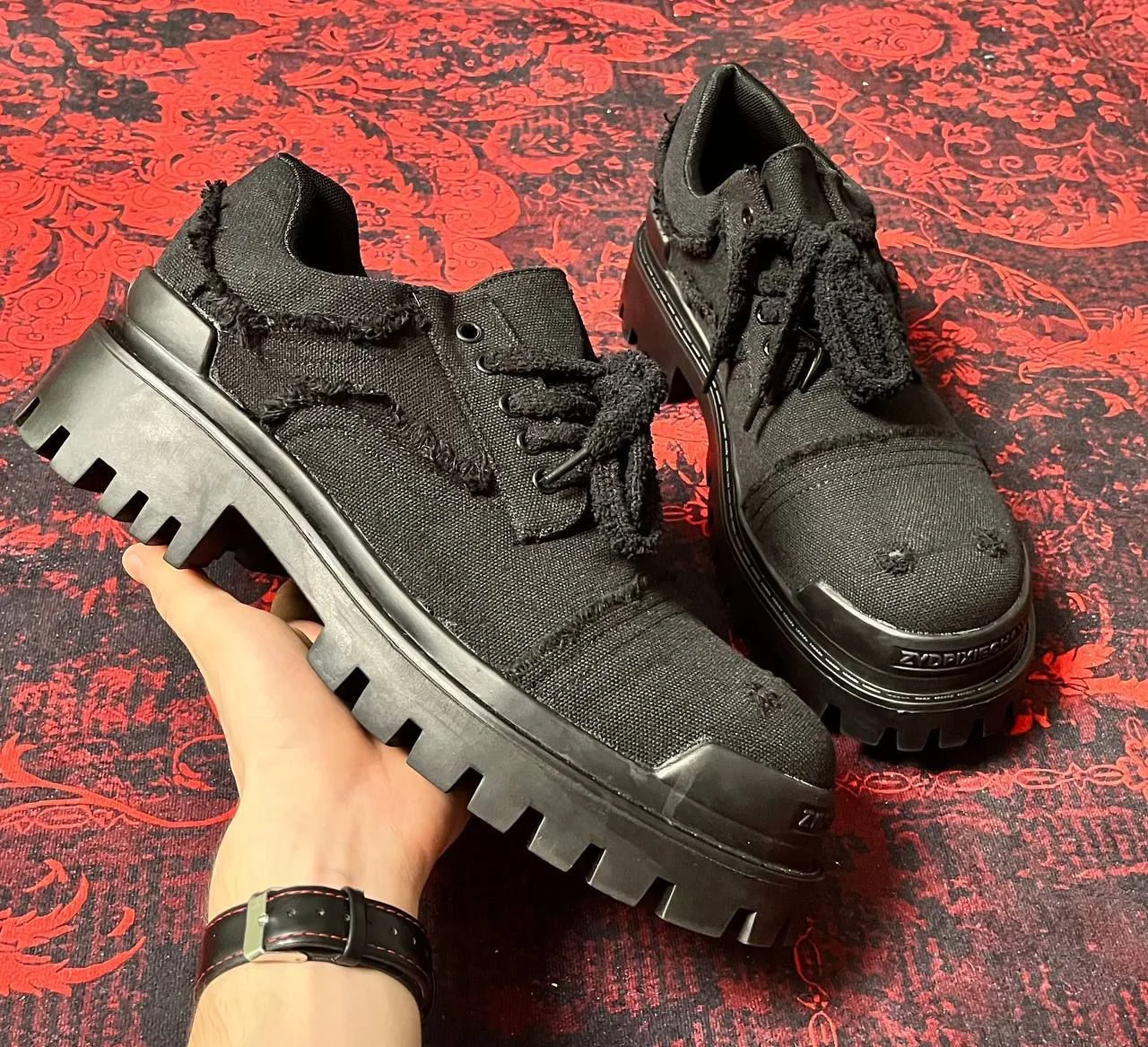 Ботинки Balenciaga strikers low type