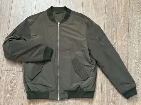 Бомбер Mango