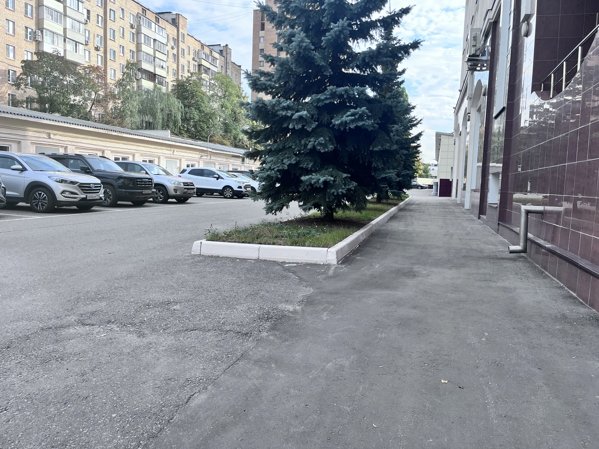 Дворник на закрытую территорию - изображение 1