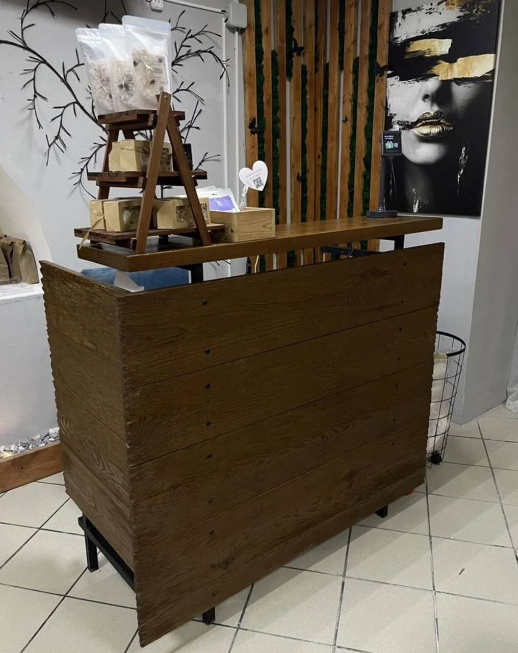 Ресепшн из натурального дерева - изображение 1