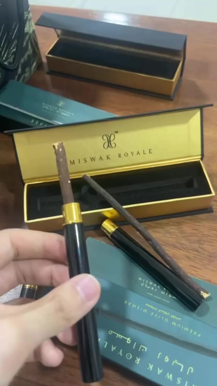 Эксклюзивный чёрный мисвак (сивак) Miswak Royale - видео 11