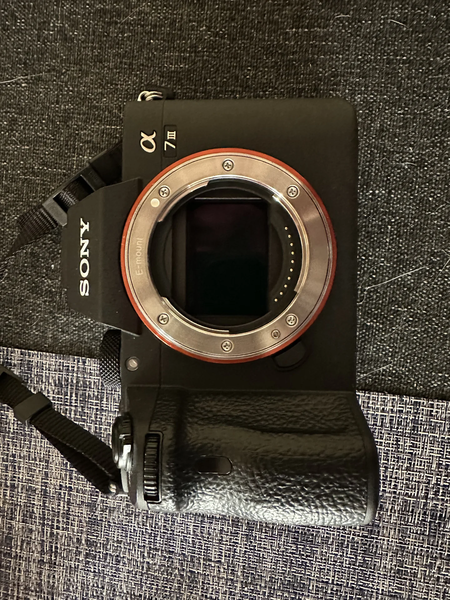 Фотоаппарат sony a7 iii с объективом и вспышкой - миниатюра 5