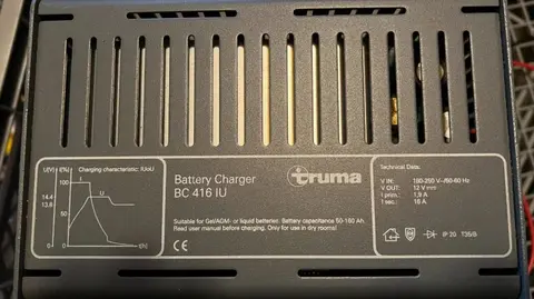 Зарядное устройство Truma Charger для аккумуляторов BC 416 IU