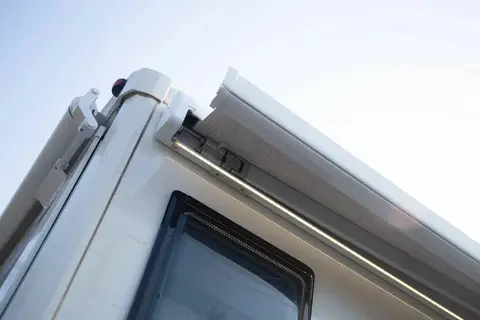Электрическая настенная маркиза S27 300х250 см белая