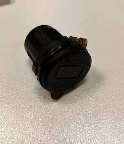 Розетка USB и Type-C для автодома