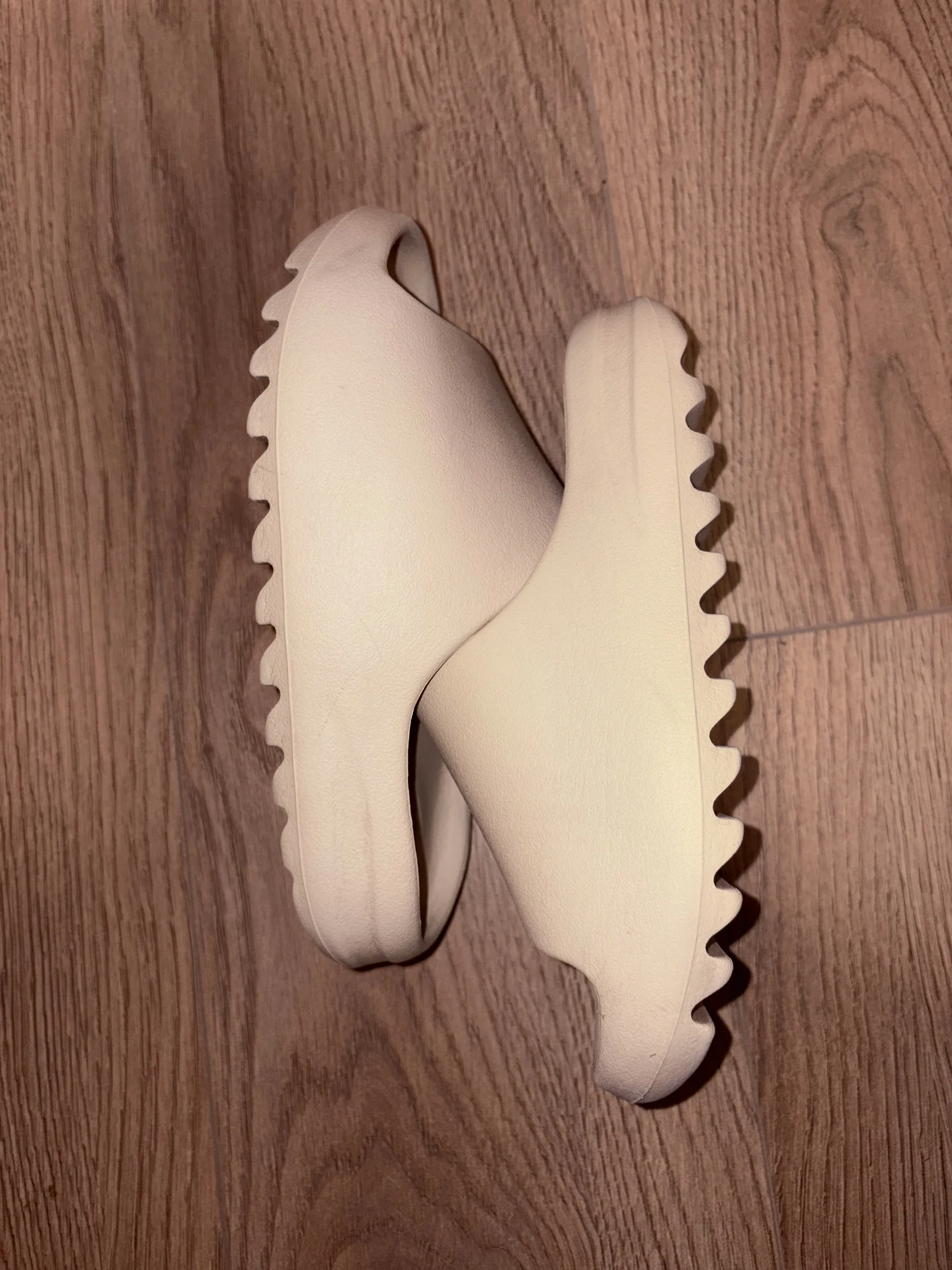 Сланцы YEEZY SLIDE - миниатюра 2