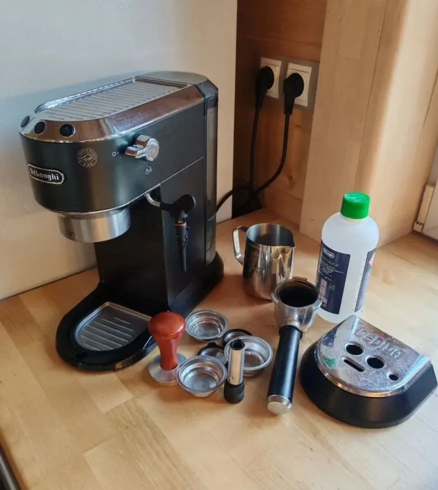 Кофемашина delonghi ec 685 + кофемолка - изображение 1