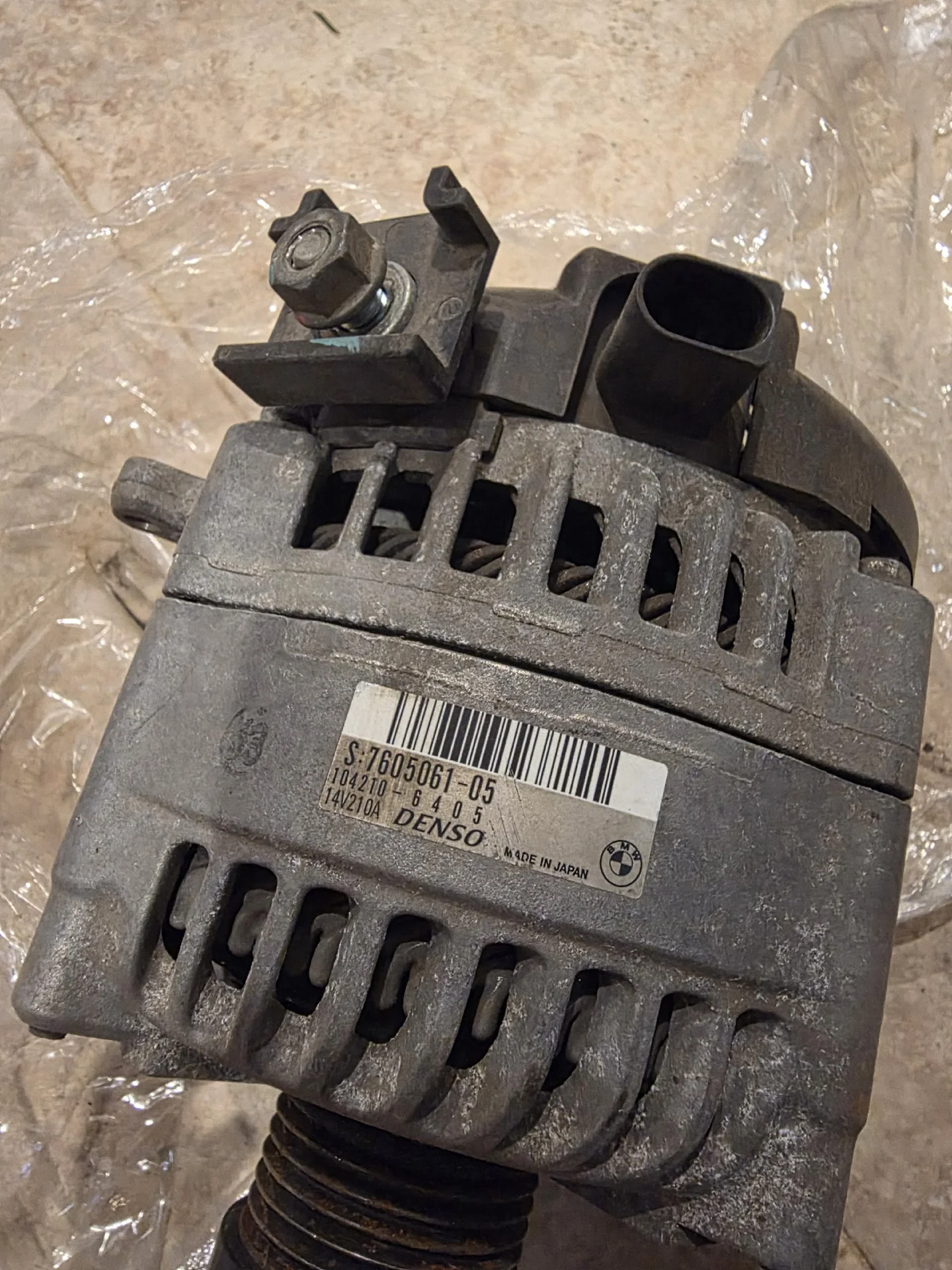 Генератор BMW 5 F10 2009-16 14V210A - миниатюра 3