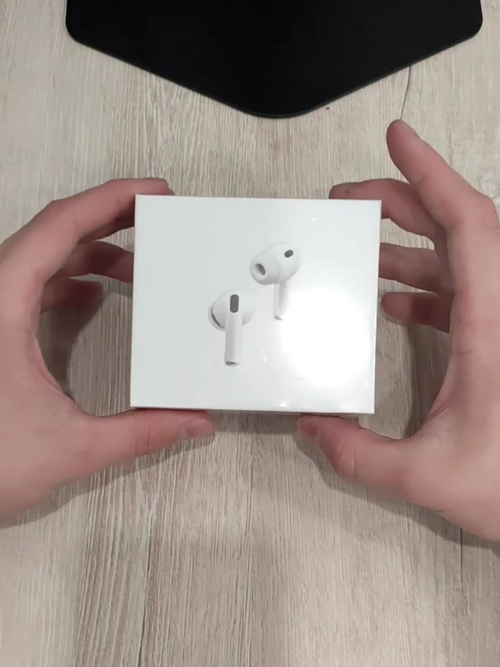 AirPods Pro 3 "оригинал"без шумоподавления+чехол - видео 3