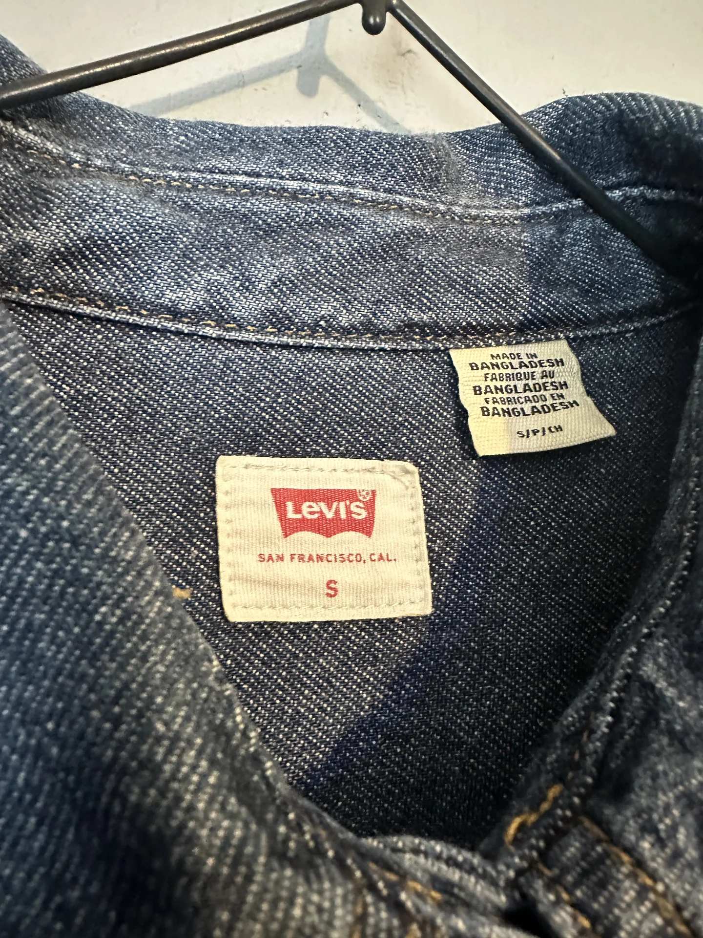Рубашка Levis женская оверсайз джинсовая - миниатюра 6