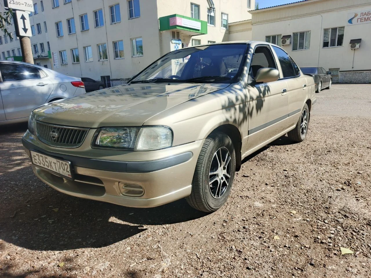 Nissan sunny - миниатюра 4