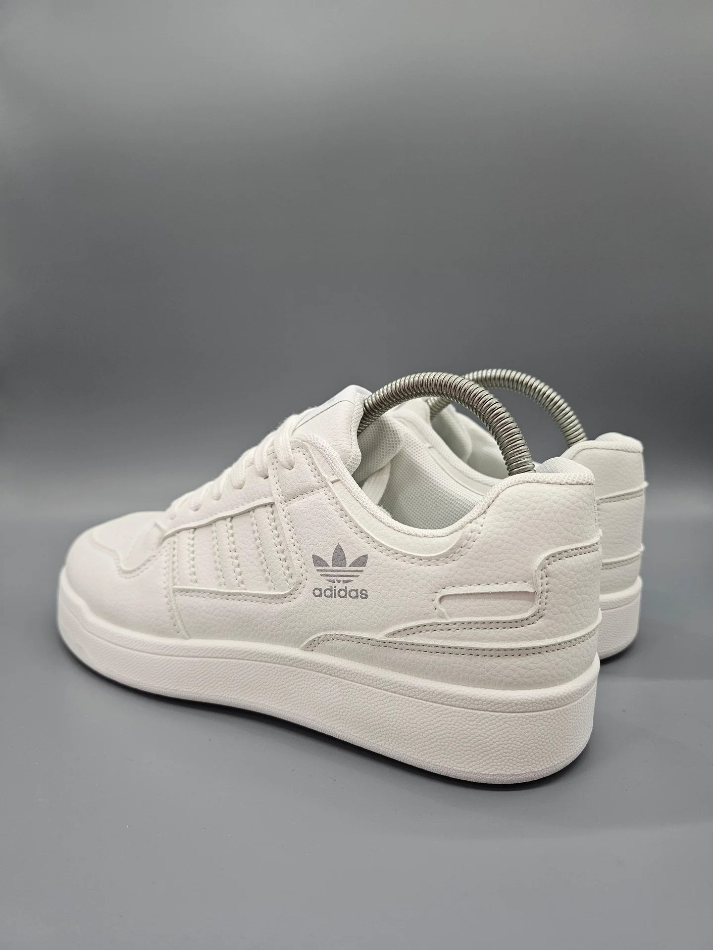 Кроссовки Adidas - миниатюра 3
