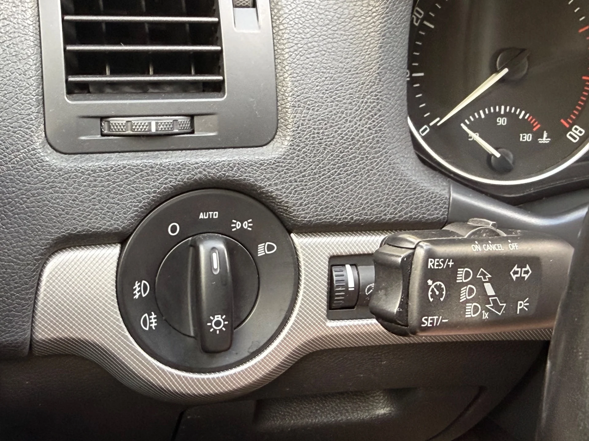 Skoda Octavia 1.8 MT, 2011, 143 000км - миниатюра 29