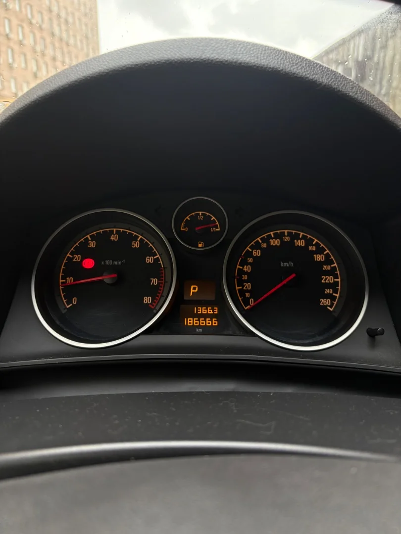 Opel Astra H 2012 - миниатюра 7