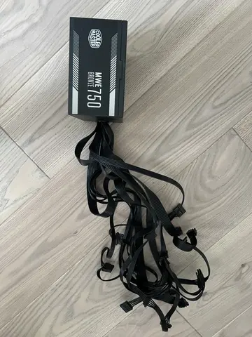 Блок питания Cooler Master MWE 750W Bronze