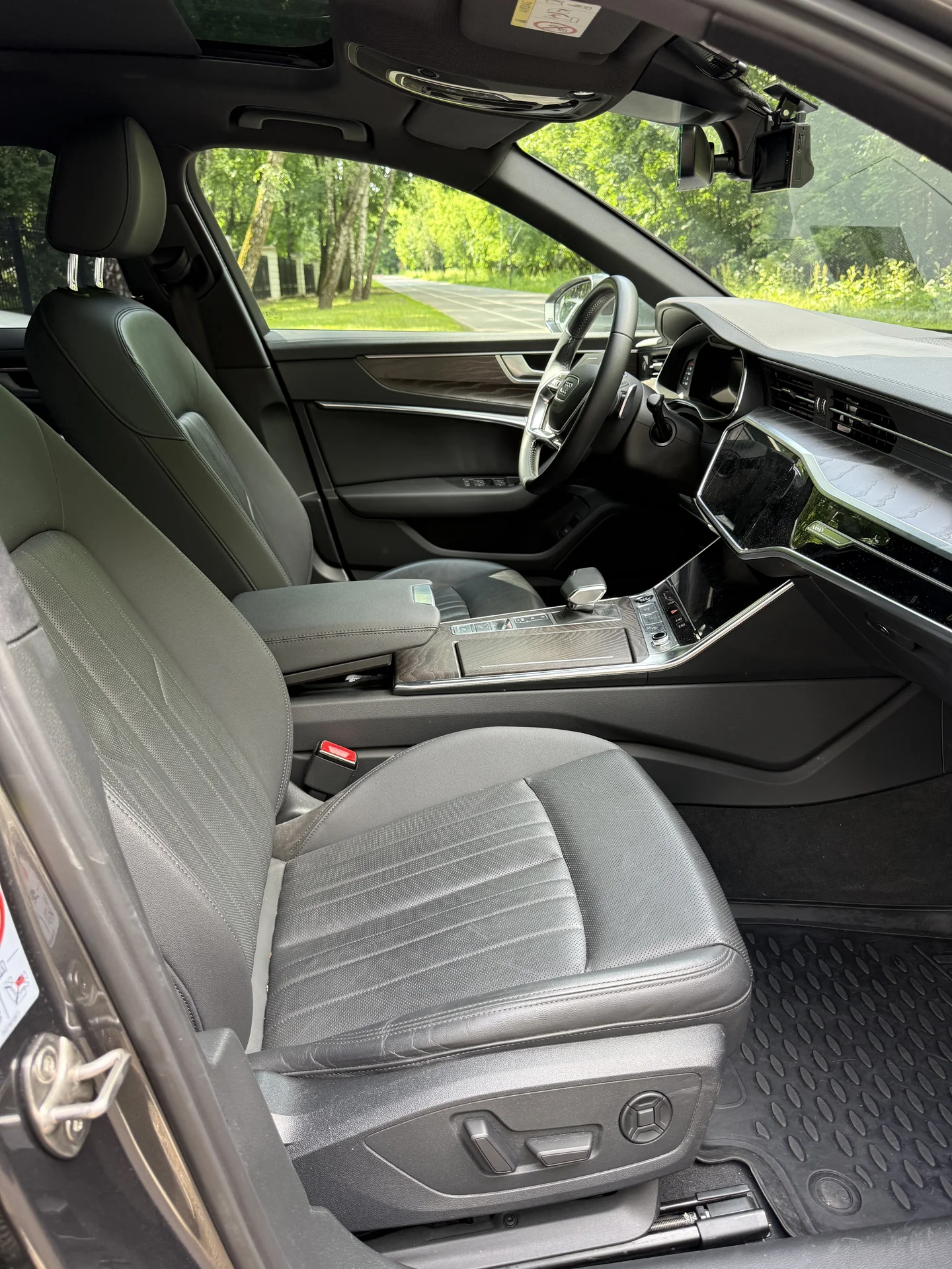 Audi A6 - миниатюра 10