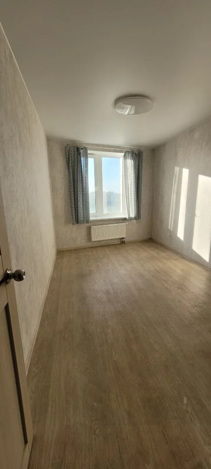 2-к. квартира, 70 м², 12/35 эт. - миниатюра 4