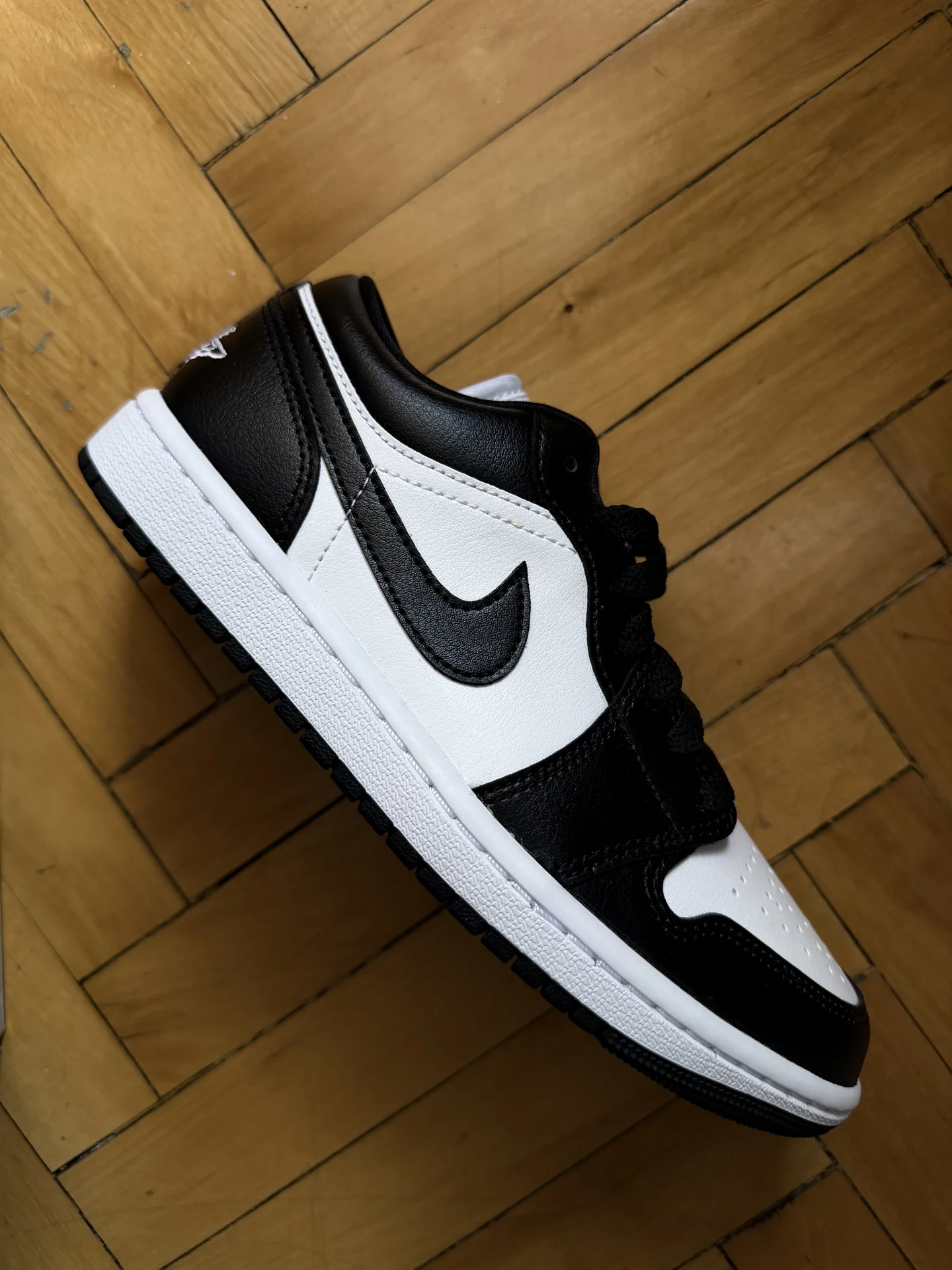 Кроссовки Nike Air Jordan 1 Low 38eu Оригинал - изображение 1