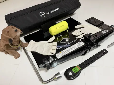 оригинальный нпбор для замены колеса Mercedes Benz