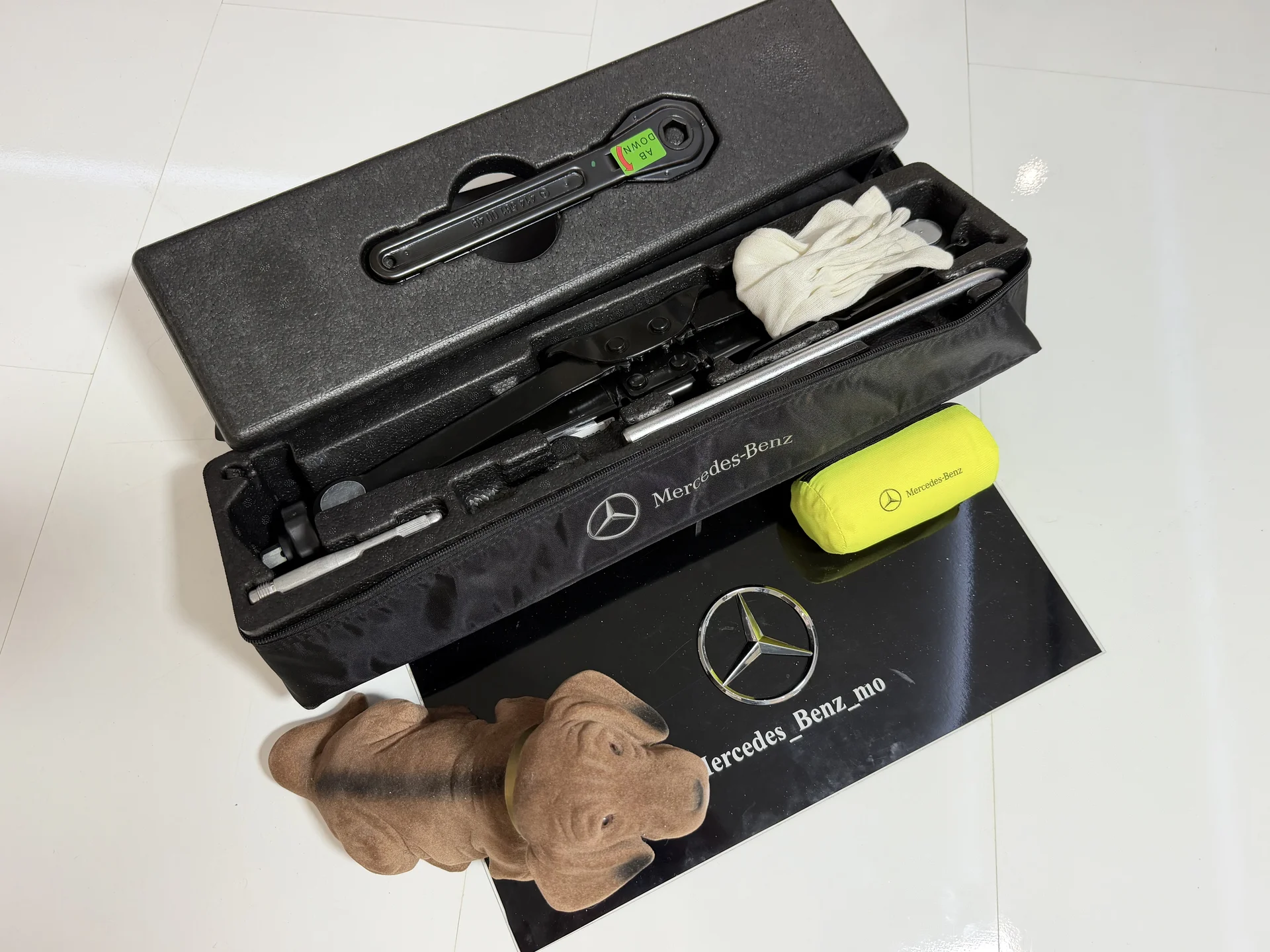 оригинальный нпбор для замены колеса Mercedes Benz - миниатюра 4