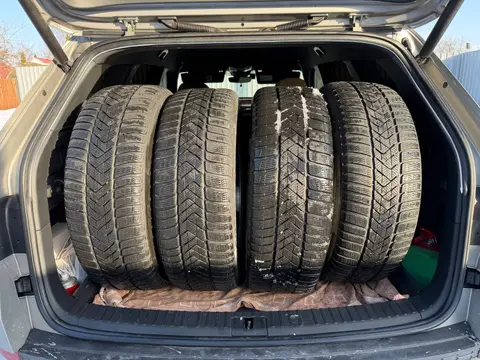 Pirelli SottoZero 3 Шины зимние 235/50 R19 99H Нешипованные