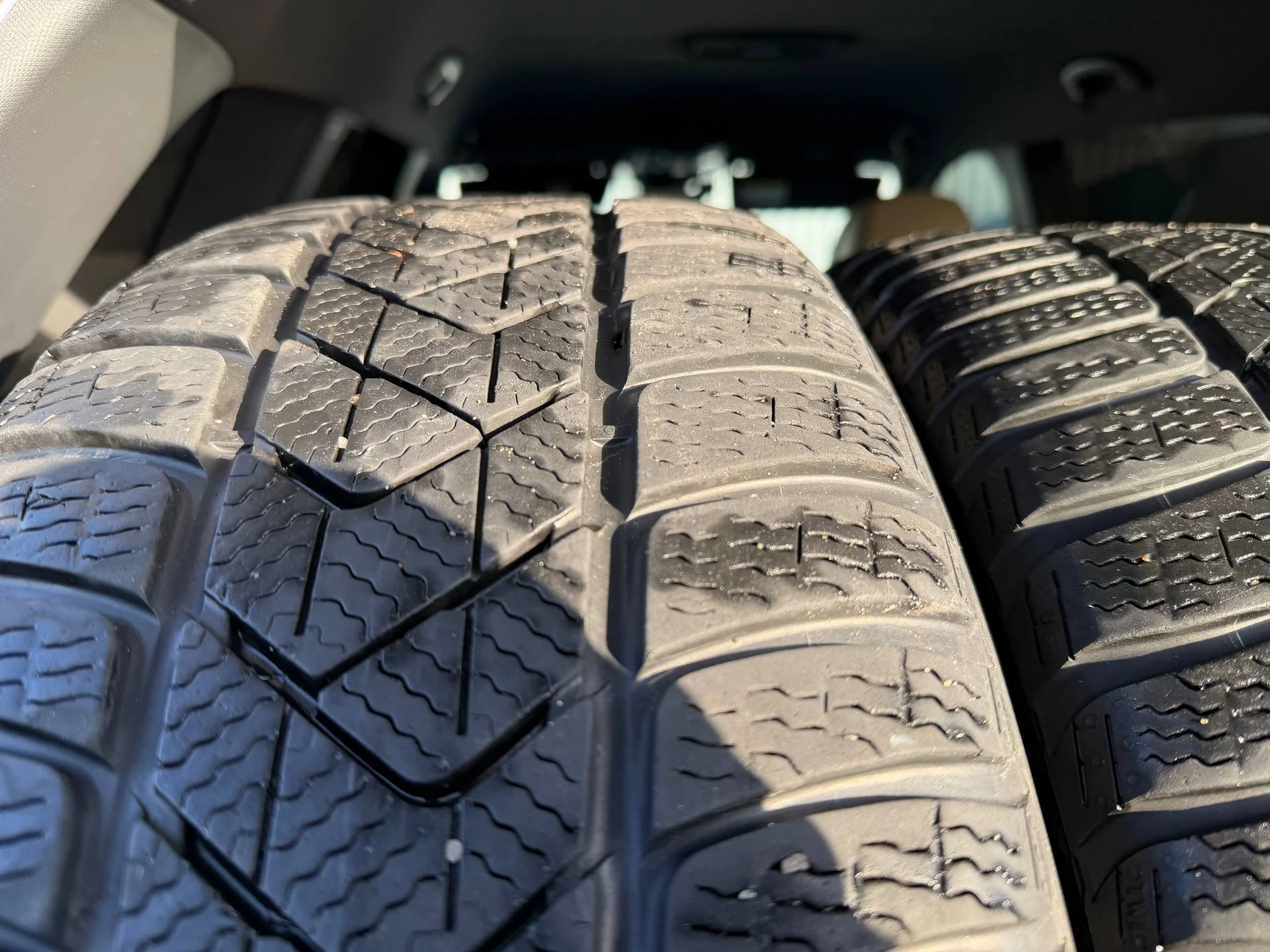 Pirelli SottoZero 3 Шины зимние 235/50 R19 99H Нешипованные - миниатюра 2