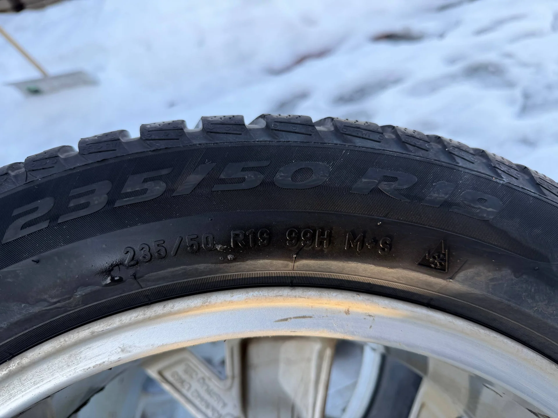 Pirelli SottoZero 3 Шины зимние 235/50 R19 99H Нешипованные - миниатюра 4