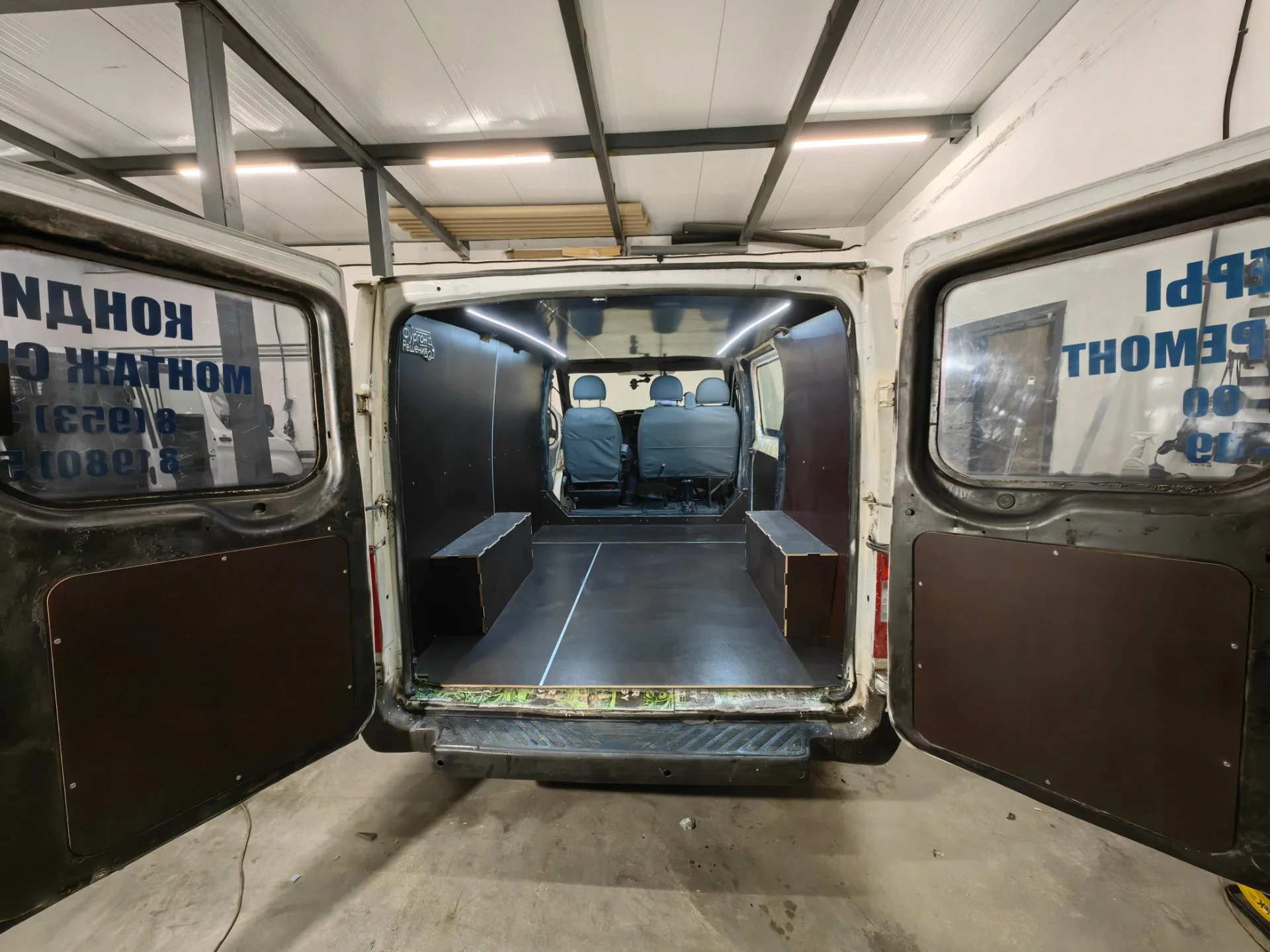 Обшивка кузова фургона FordTransit - миниатюра 2