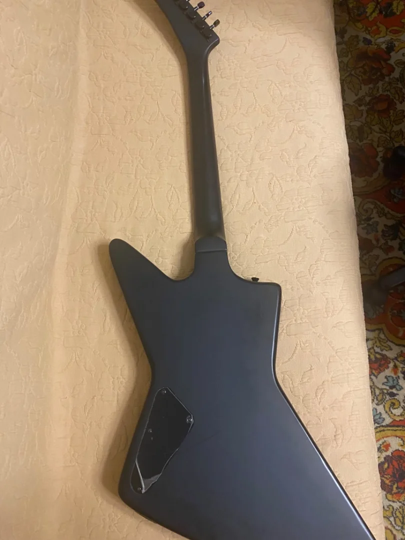 ESP explorer James Hetfield с чехлом - миниатюра 2