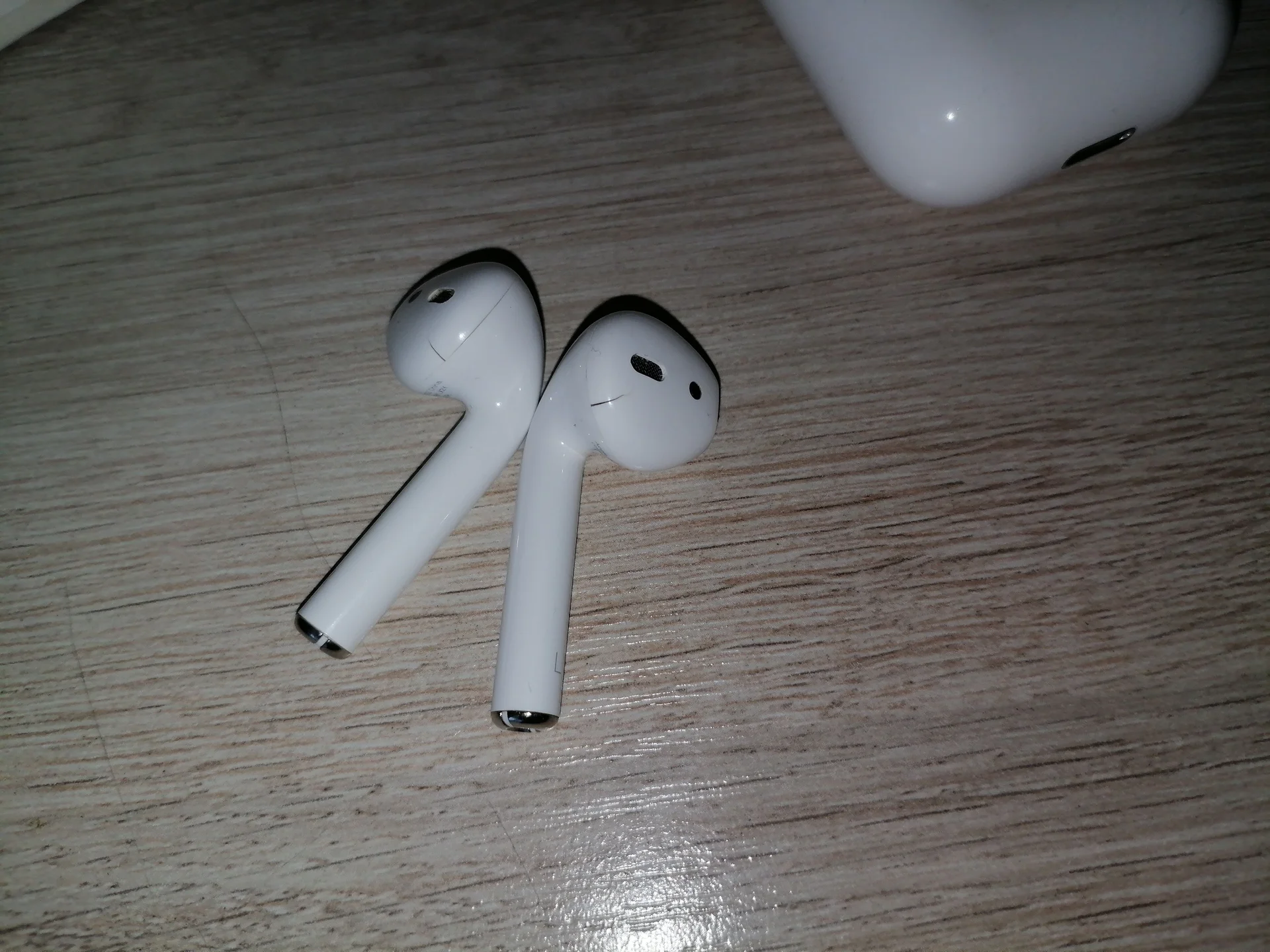 Наушники AirPods - миниатюра 4