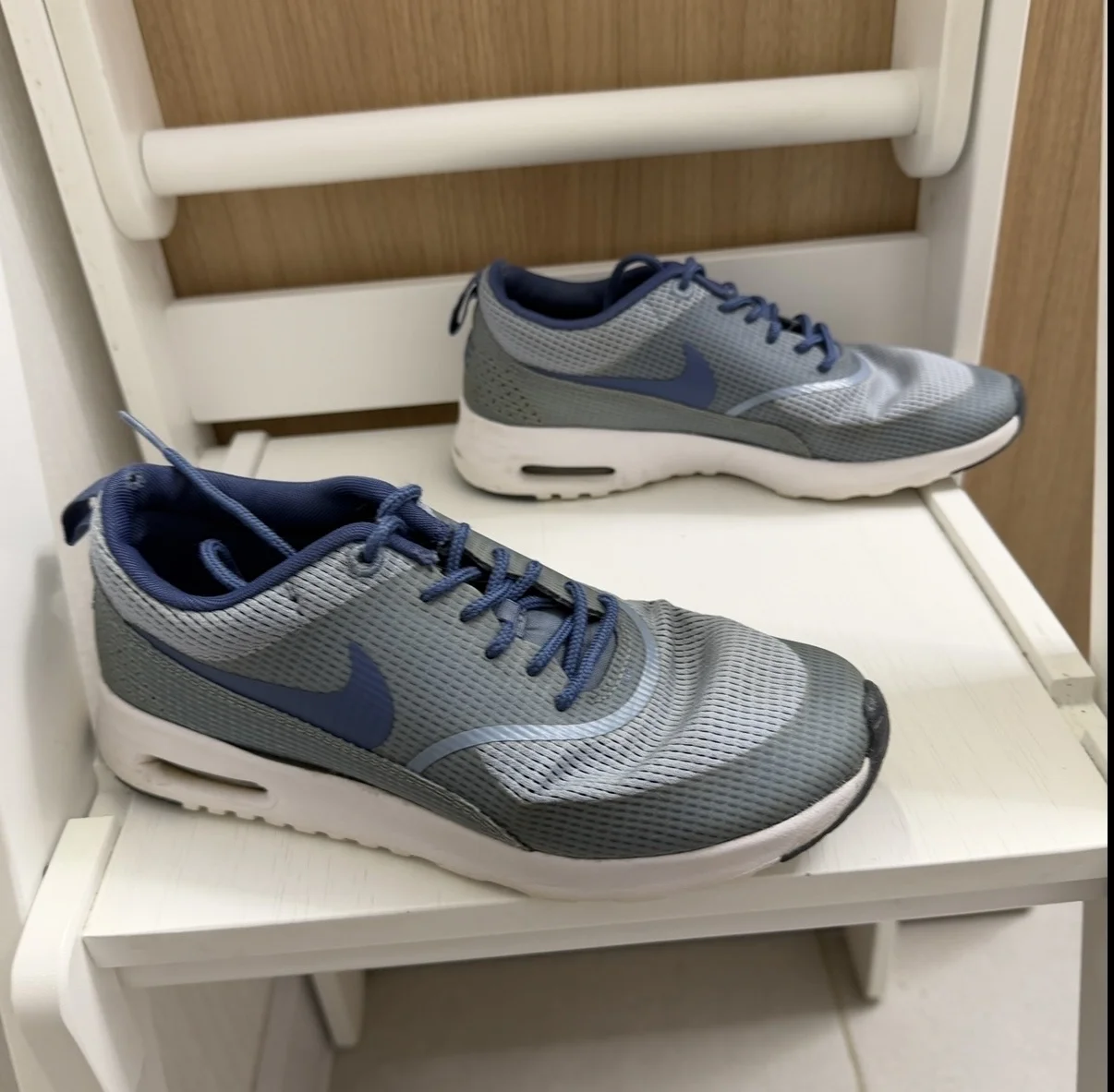 Кроссовки nike 37,5 женские голубые б/у - миниатюра 2