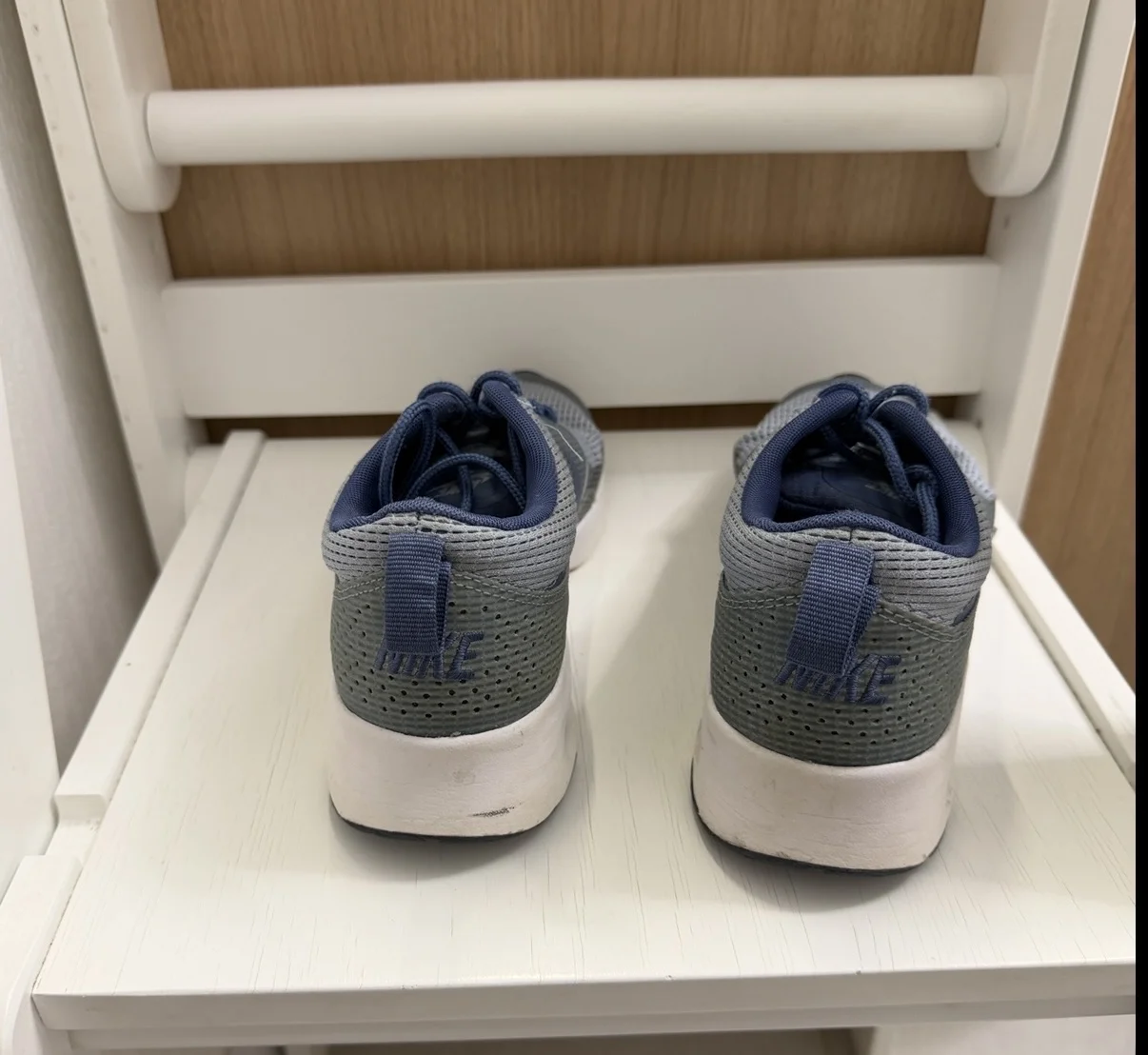 Кроссовки nike 37,5 женские голубые б/у - миниатюра 3