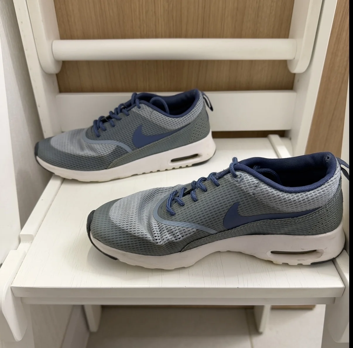 Кроссовки nike 37,5 женские голубые б/у - миниатюра 4