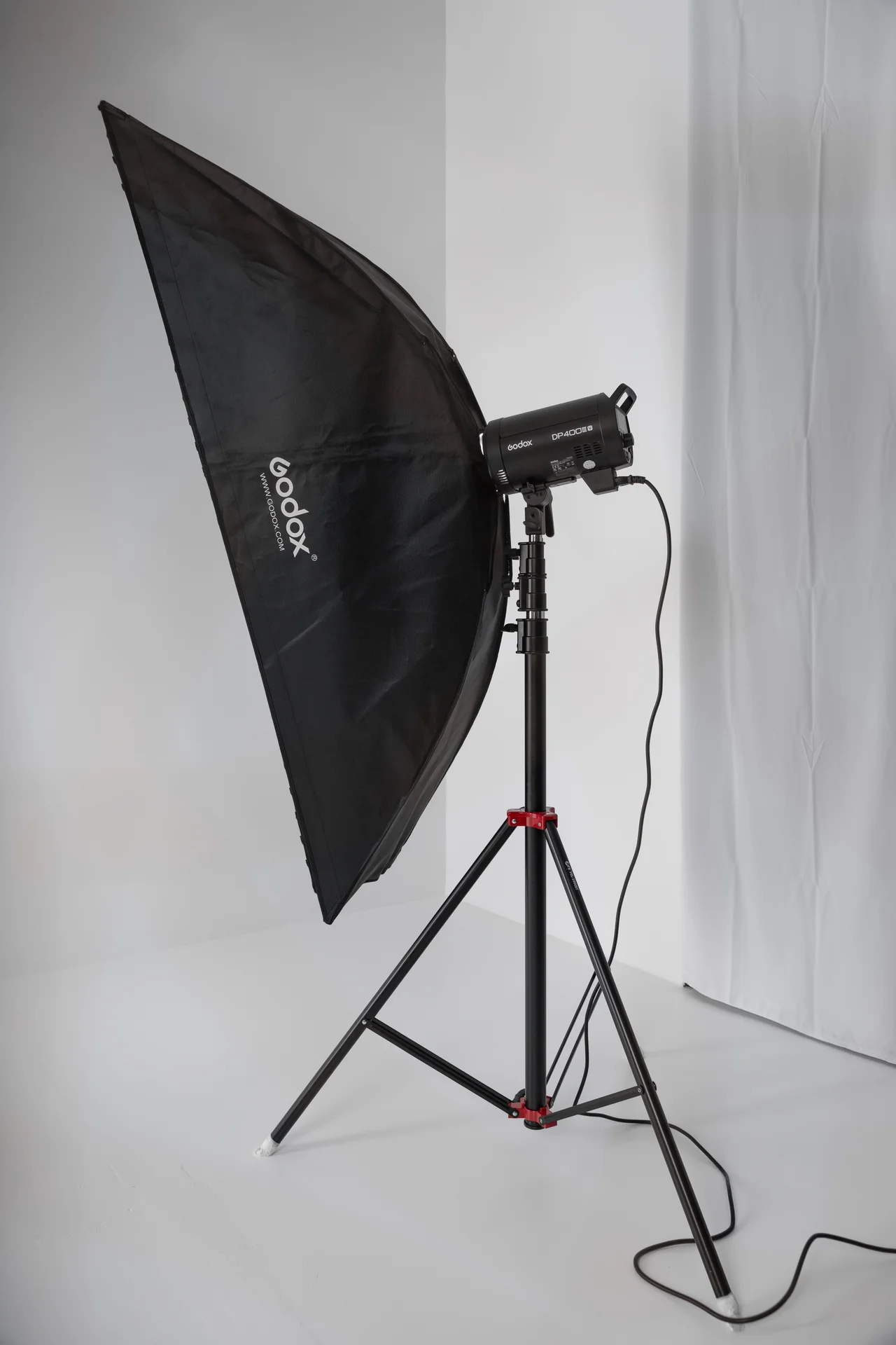 Вспышка студийная Godox DP400IIIV - миниатюра 2