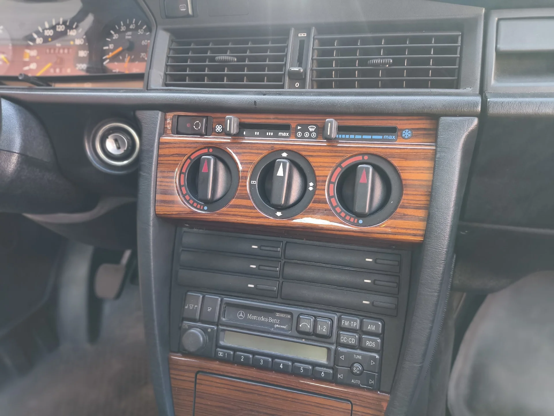 mercedes benz w201 - миниатюра 4