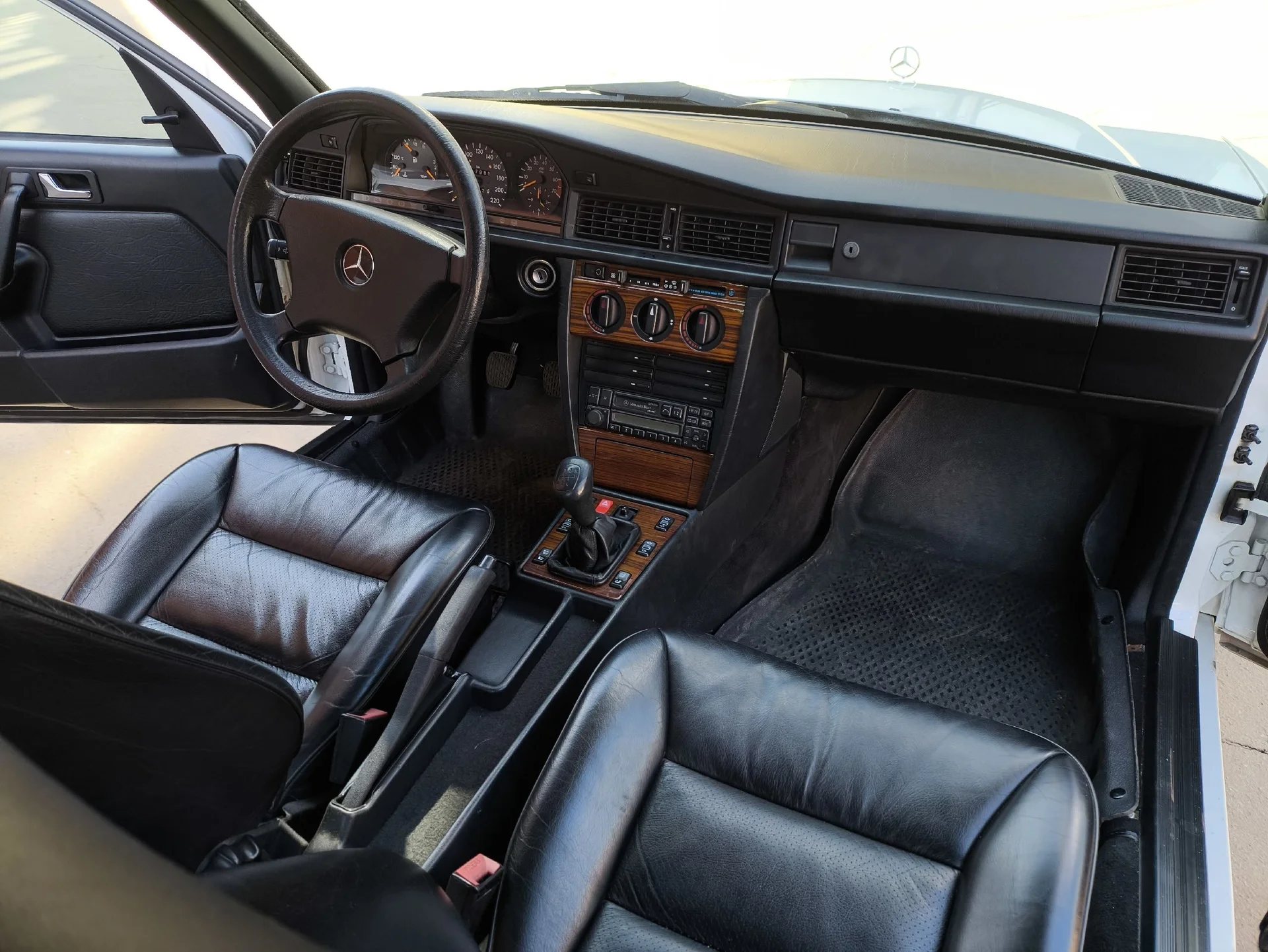 mercedes benz w201 - миниатюра 9