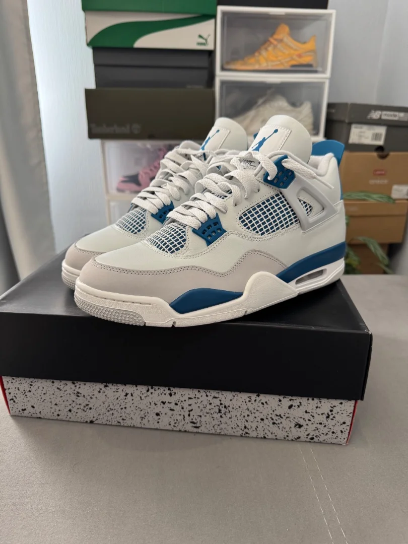 Jordan 4 "military blue" - изображение 1