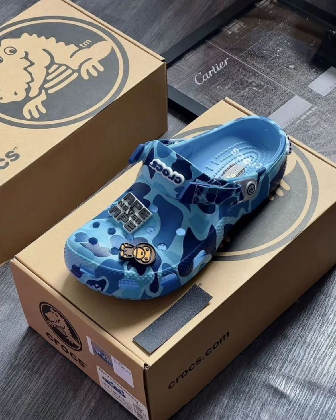 Crocs x Bape - миниатюра 3