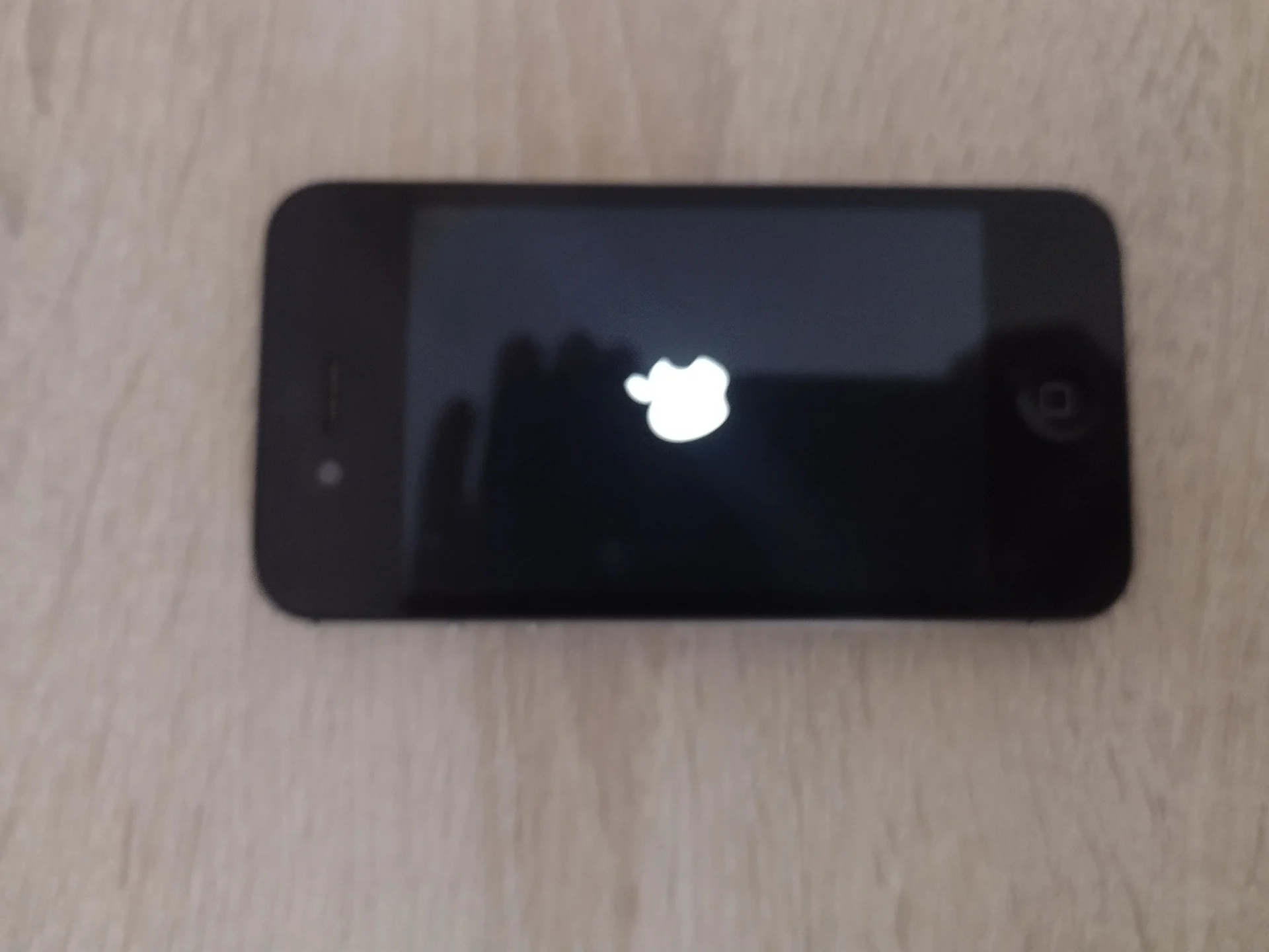 iphone 4 - миниатюра 2