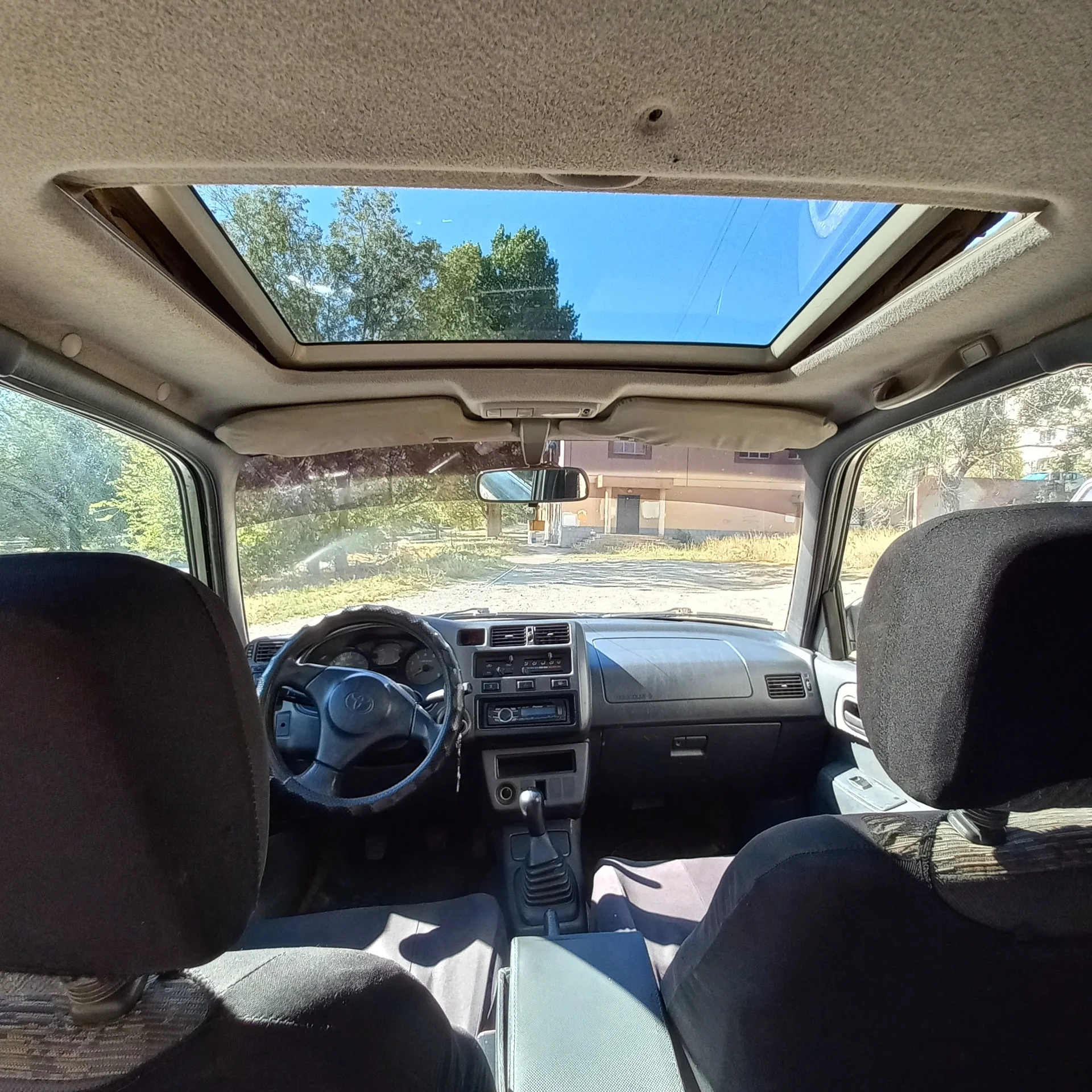 Toyota Rav 4 - миниатюра 3