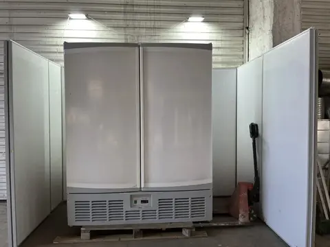 Холодильный шкаф Ariada R1400V