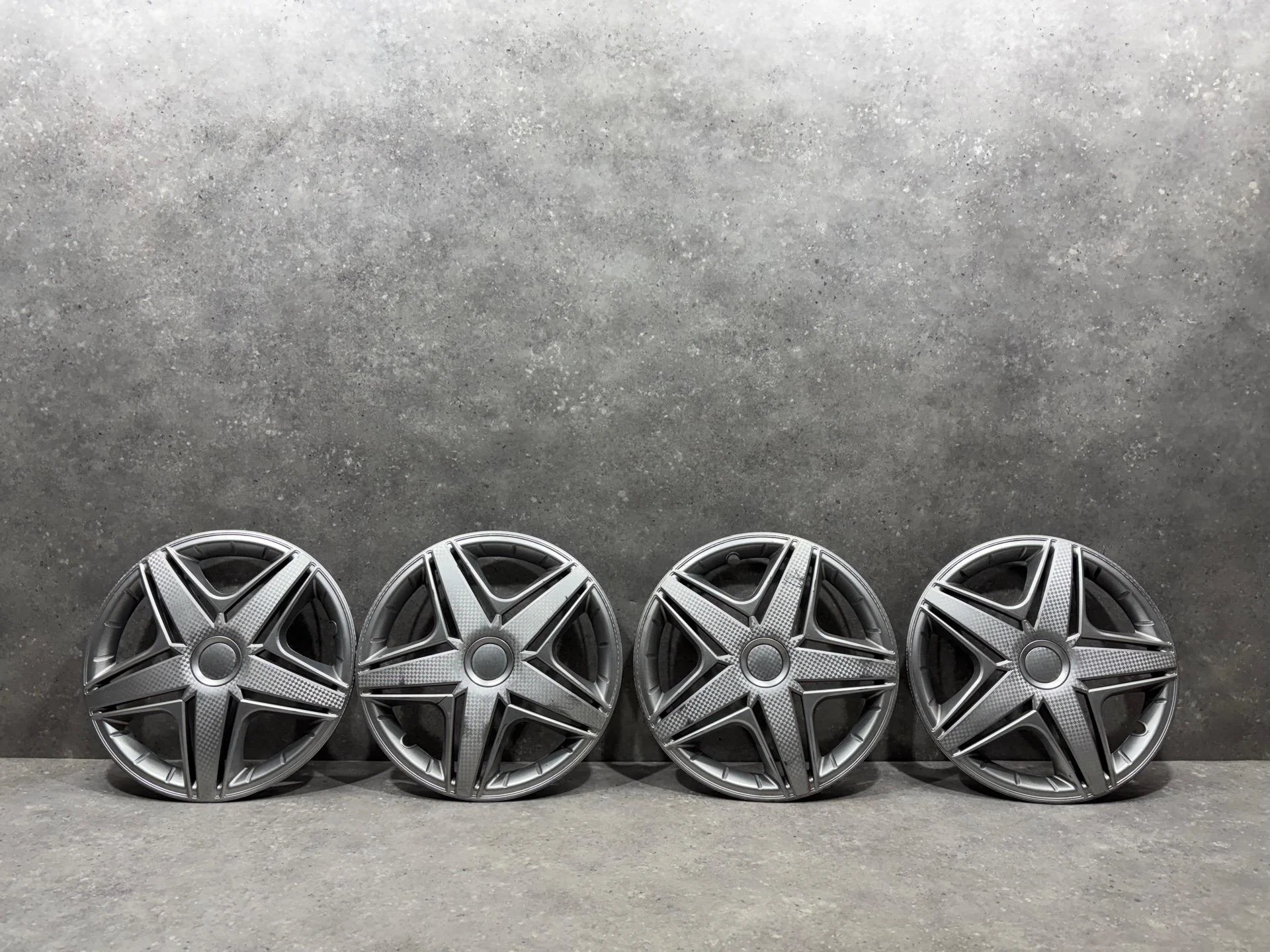 Колпак колесный Toyota Avensis 2 T250 рест. ADT250 - изображение 1