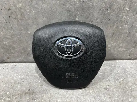 Подушка безопасности водителя Toyota Corolla