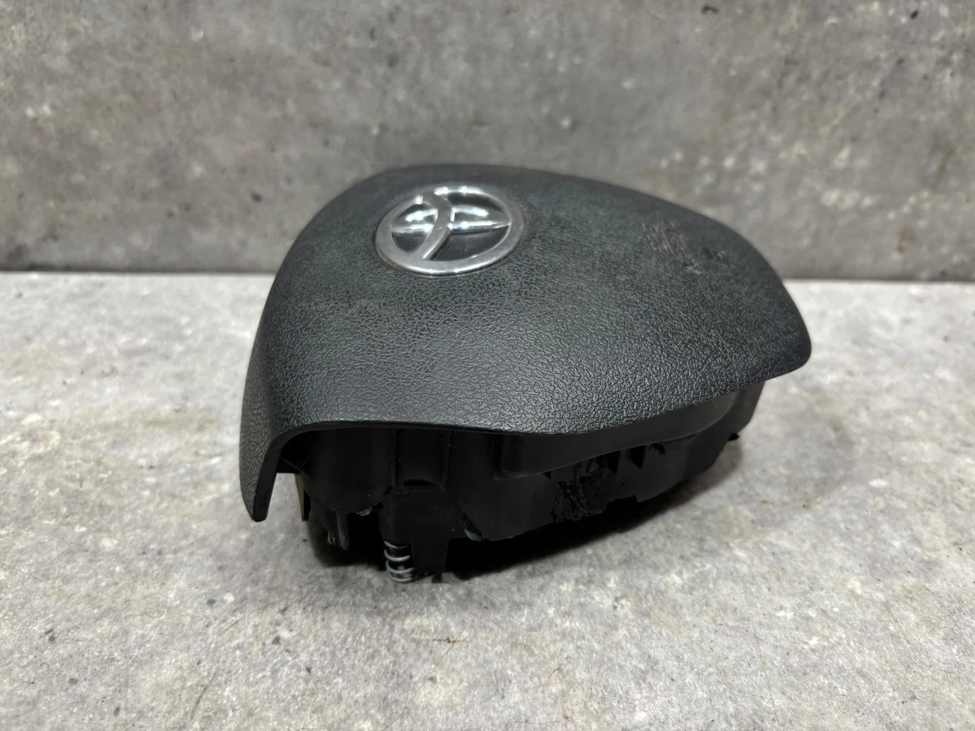 Подушка безопасности водителя Toyota Corolla - миниатюра 3