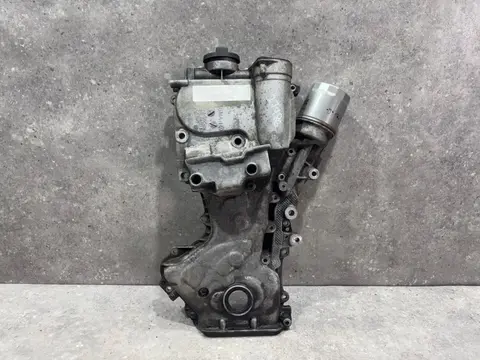 Крышка двигателя передняя Volkswagen Jetta 6 рест.