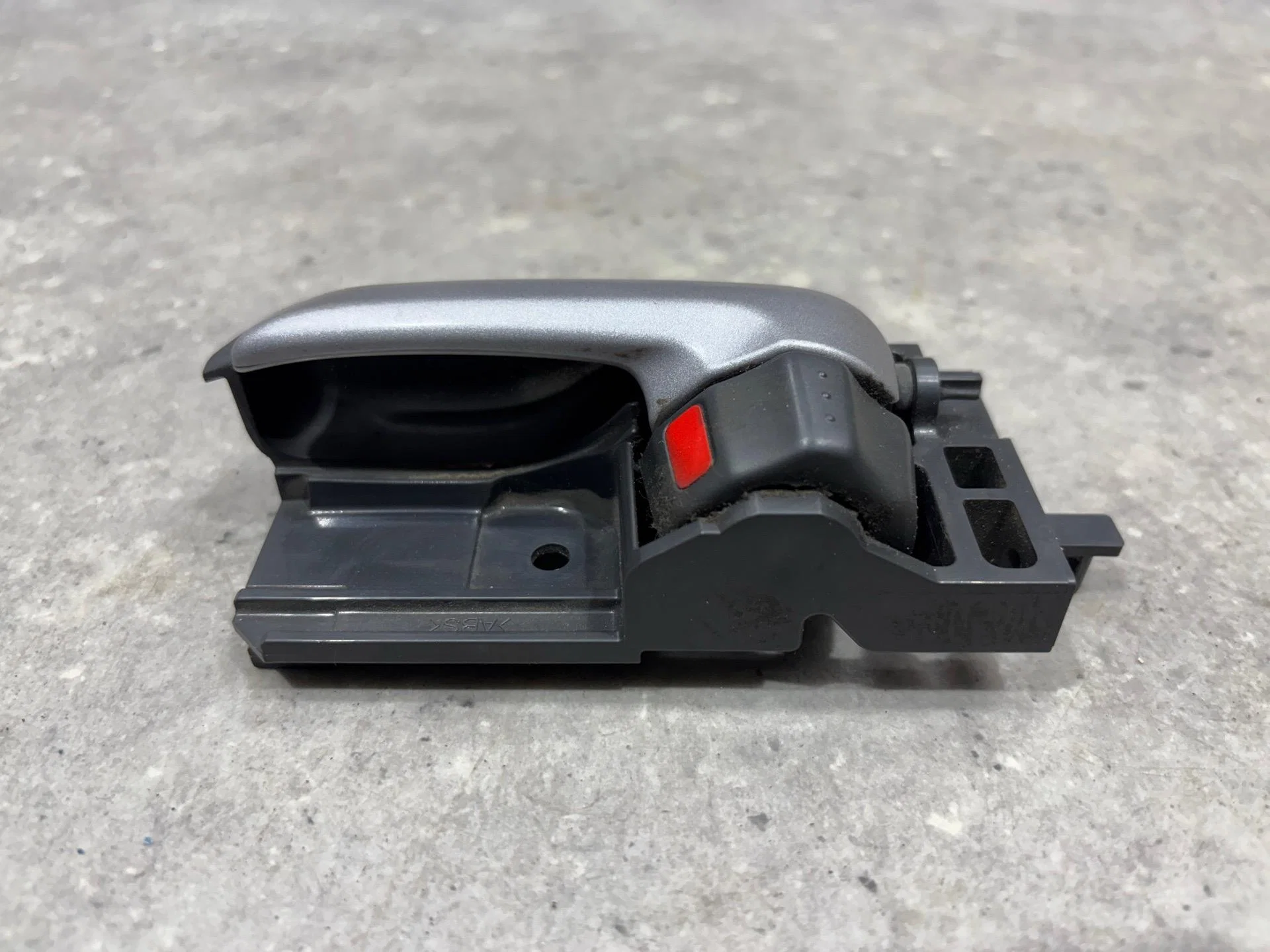 Ручка внутренняя двери левой Suzuki SX4 1 YA21S - миниатюра 4